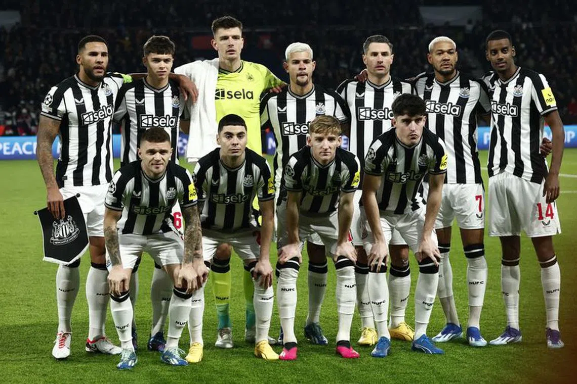 Soccer Football - Champions League - Group F - Paris St Germain v Newcastle United - Parc des Princes, Paris, France - November 28, 2023  Newcastle United players pose for a team group photo before the match REUTERS/Stephane Mahe/File Photo