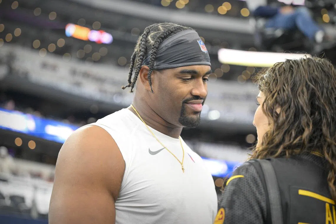 Nov 23, 2023; Arlington, Texas, USA; Washington Commanders defensive tackle Jonathan Allen (93) before the game between the Dallas Cowboys and the Washington Commanders at AT&T Stadium. Jerome Miron-USA TODAY Sports/File Photo