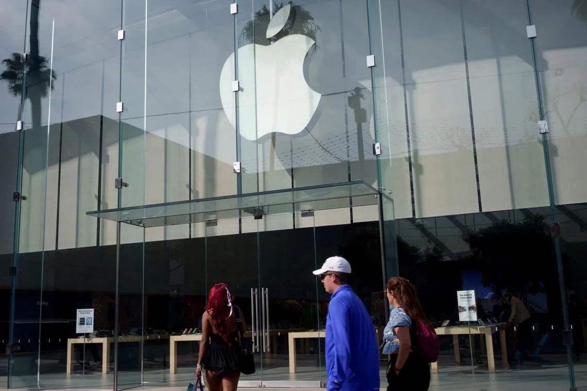 An Apple Store at the Third Street Promenade in Santa Monica, California, US, on Wednesday, May 22, 2024. The Bureau of Economic Analysis is scheduled to release personal consumption figures on May 31. Photographer: Eric Thayer/Bloomberg