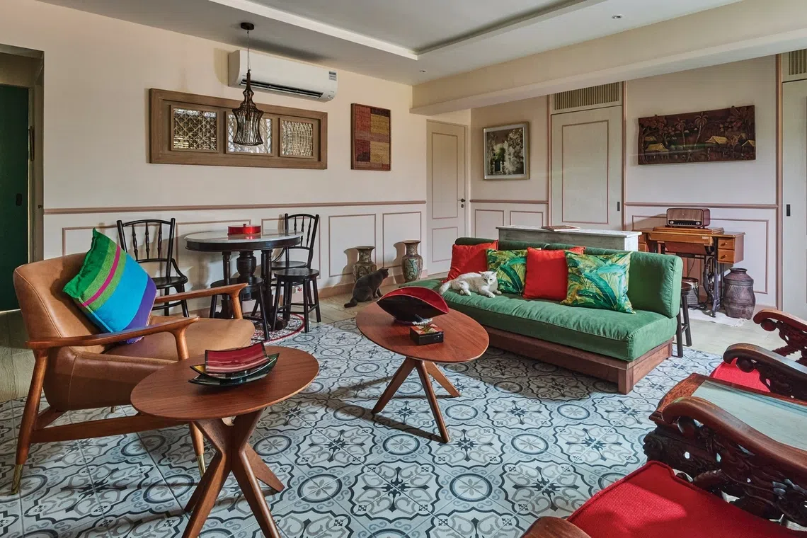 This lecturer's resale HDB flat in Sunset Way is filled with family keepsakes and heritage touches.