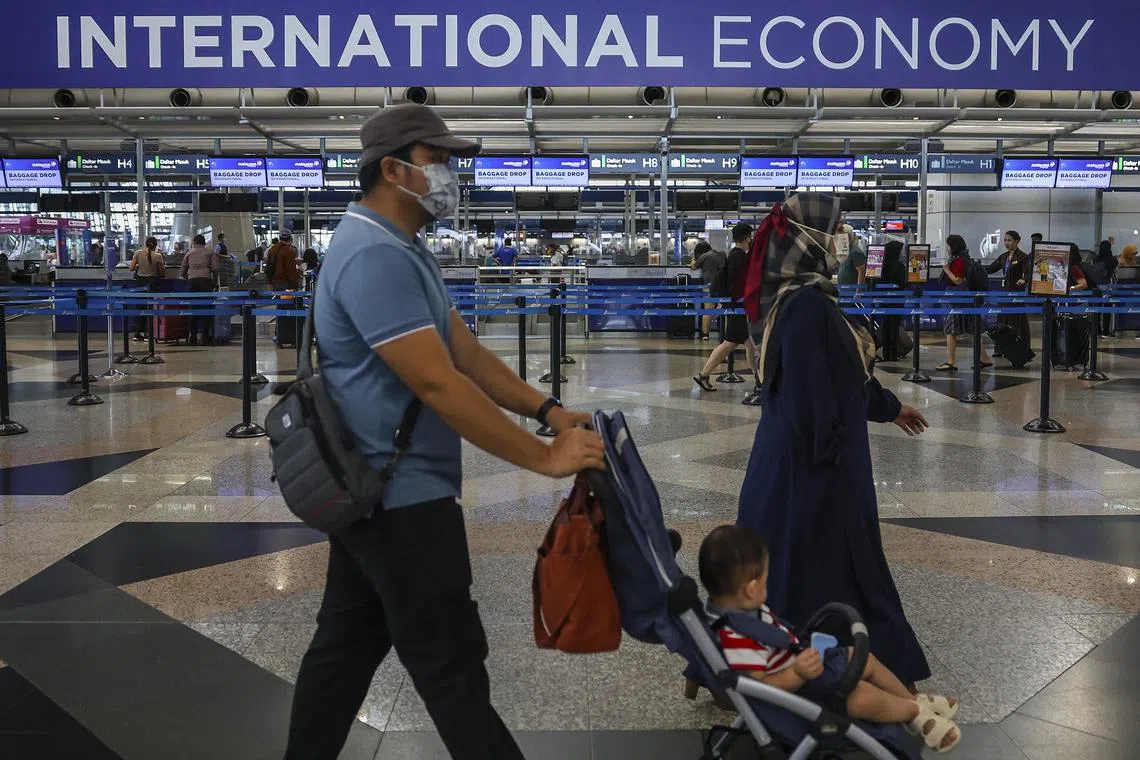 Those who are symptomatic will be referred to health officials, and undergo throat swabs as well as RTK-Antigen Covid-19 tests. 