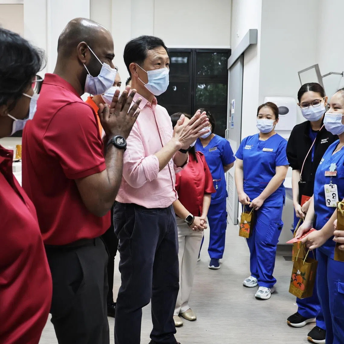 Minister for Health and Coordinating Minister for Social Policies Ong Ye Kung, visited healthcare workers at St. Luke’s Hospital and Alexandra Hospital on the first day of Lunar New Year. Mr Ong and representatives from the Healthcare Services 
Employees’ Union(HSEU) will also deliver a doorstop interview at the end of the visit to AH. ST PHOTO KELVIN CHNG