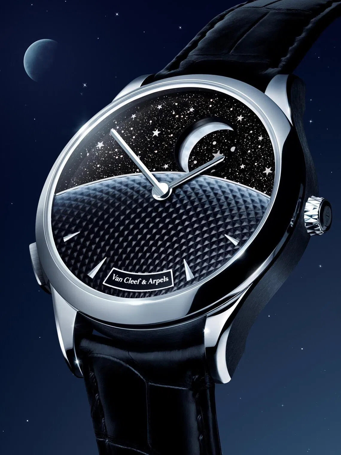 The movement of the Midnight Jour Nuit Phase de Lune took four years to develop. 