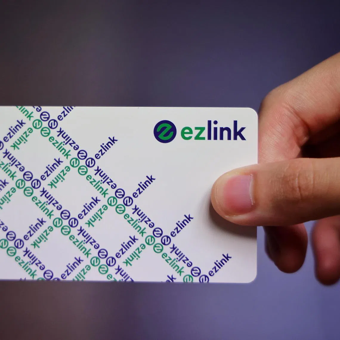 ST20240318_202408275113/elsimplygo18, Esther Loi/Jason Quah

The new ez-link card that is compatible with the older card-based ticketing system, pictured on March 18, 2024.