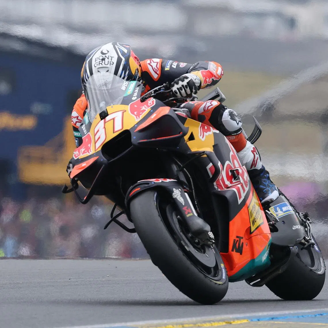 FILE PHOTO: MotoGP - French Grand Prix - Bugatti Circuit, Le Mans, France  - May 10, 2026 Red Bull KTM Factory Racing's Pedro Acosta in action during the MotoGP race REUTERS/Stephane Mahe/ File Photo