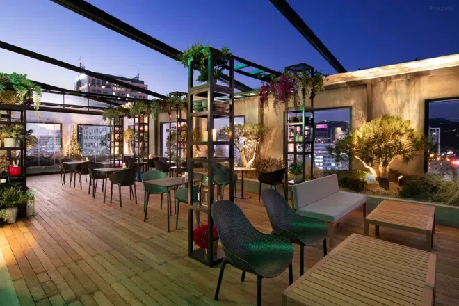 Best hotels in Seoul: Moxy Seoul Insadong rooftop bar