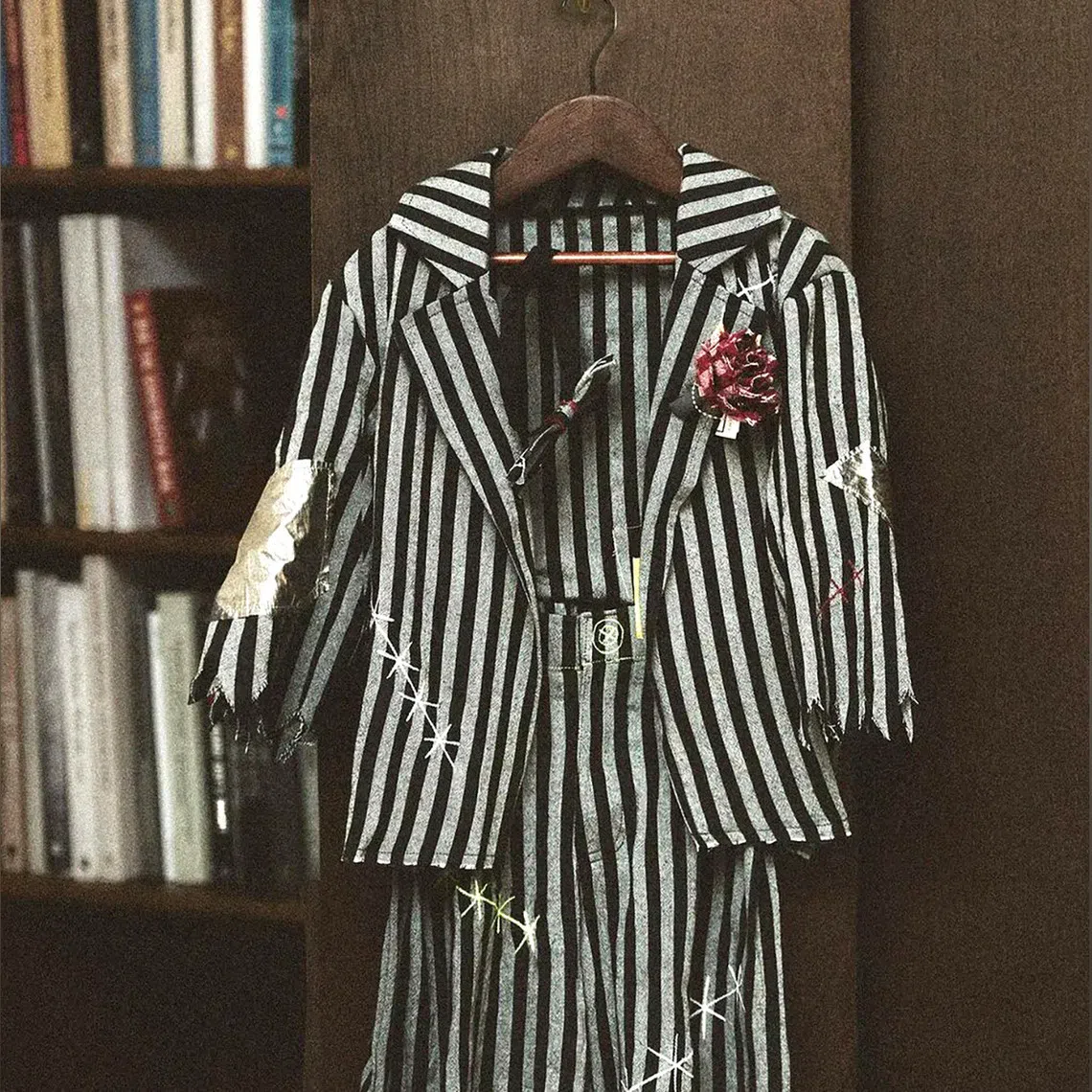 Zara had been selling the item, listed as the Kids’ Halloween Groom Costume, online for €39.99 (S$57).