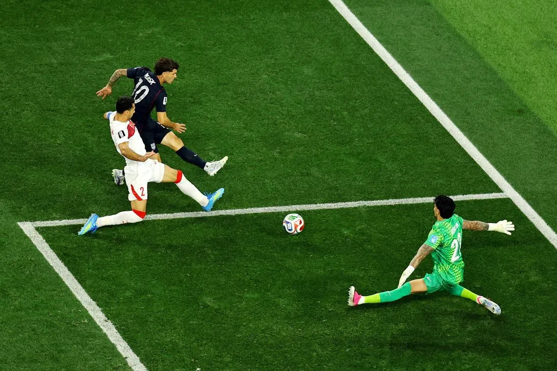 Soccer Football - FIFA World Cup 2026 - Group D - Turkey v United States - Los Angeles Stadium, Inglewood, California, U.S. - June 25, 2026 Christian Pulisic of the U.S. shoots at goal before Turkey's Ugurcan Cakir makes a save REUTERS/Daniel Cole