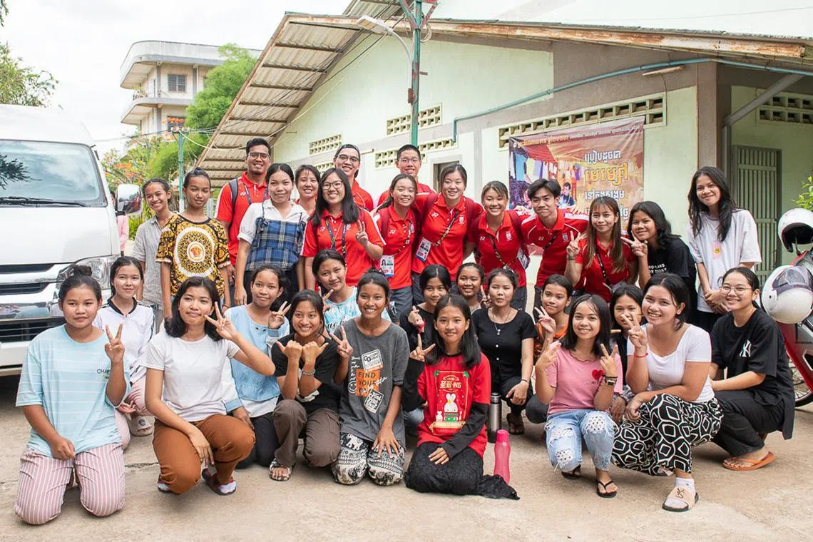 gamesfatcap14 - 2023 SEA GAMES - ORPHANAGE VISIT – DON BOSCO SCHOOL TEUK THLA, PHNOM PENH, CAMBODIA – 20230514 SINGAPORE’S ATHLETES AND OFFICIALS VISIT DON BOSCO SCHOOL. MANDATORY CREDIT: SPORT SINGAPORE / FLONA HAKIM