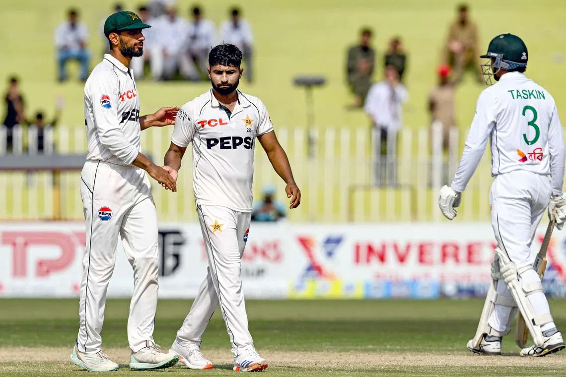 Das, Miraz rescue Bangladesh after early collapse against Pakistan on ...