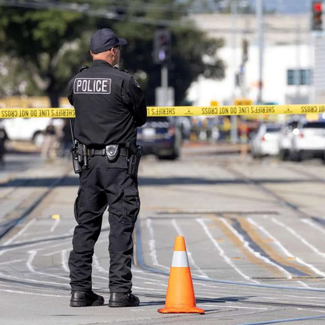 Police secure the scene of a mass shooting at a rail yard run by the Santa Clara Valley Transportation Authority in San Jose, California, U.S. May 26, 2021.  REUTERS/Peter DaSilva/File Photo