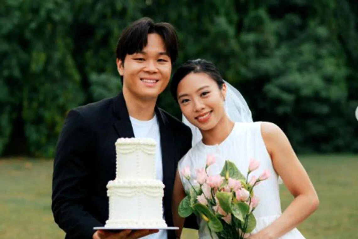 Singapore badminton player Yeo Jia Min and ex-swimmer Pang Sheng Jun get hitched
