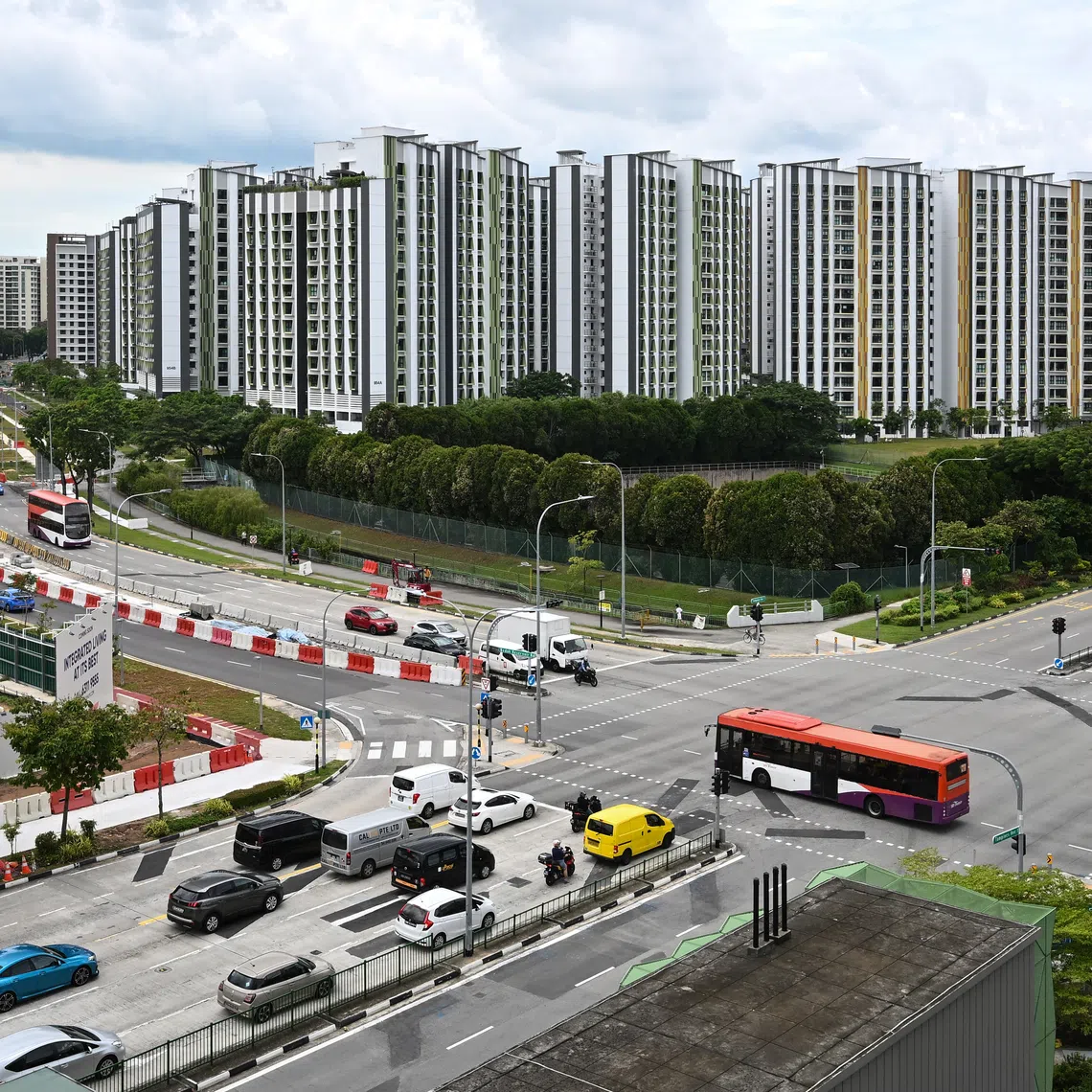 As at June 2026, the Tampines planning area has 296,060 Singapore residents, which includes citizens and permanent residents.