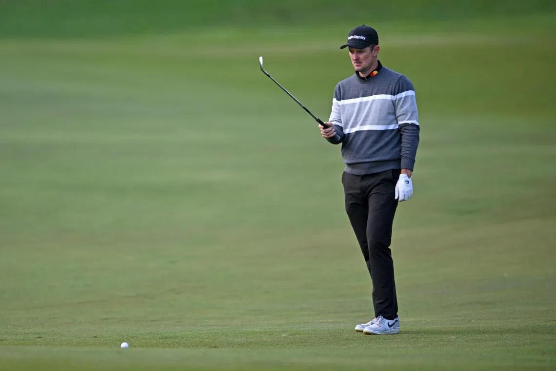 PEBBLE BEACH, CALIFORNIA - FEBRUARY 05: Justin Rose of England prepares to play a shot on the 18th hole during a continuation of the third round of the AT&T Pebble Beach Pro-Am at Spyglass Hill Golf Course on February 05, 2023 in Pebble Beach, California. Orlando Ramirez/Getty Images/AFP (Photo by Orlando Ramirez / GETTY IMAGES NORTH AMERICA / Getty Images via AFP)