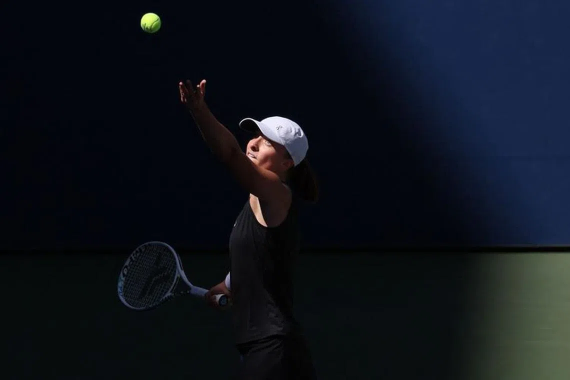 Tennis - U.S. Open - Flushing Meadows, New York, United States - September 1, 2023 Poland&#039;s Iga Swiatek in action during her third round match against Slovenia&#039;s Kaja Juvan REUTERS/Brendan Mcdermid/File Photo
