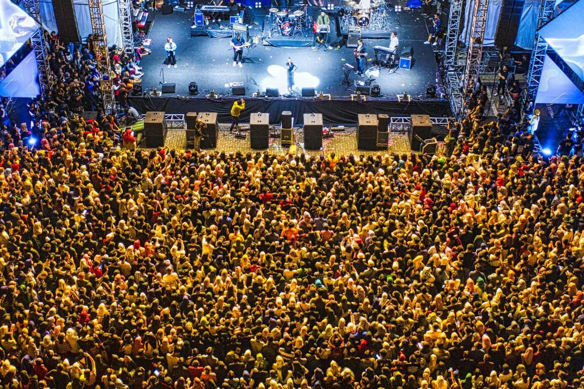 Here are simple strategies that can help you stay safe in crowded settings. 