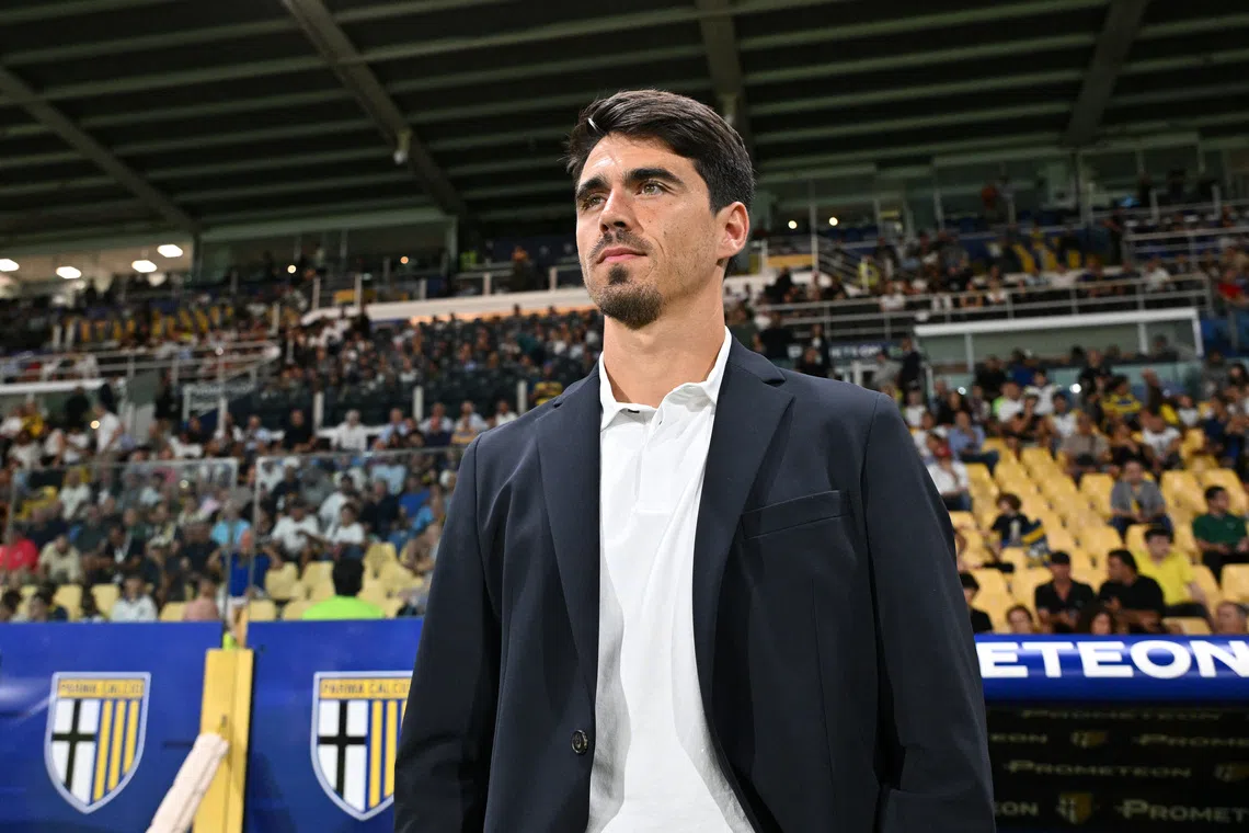 Soccer Football - Serie A - Parma v Cagliari - Stadio Ennio Tardini, Parma, Italy - August 22, 2026 Parma coach Carlos Cuesta before the match REUTERS/Jennifer Lorenzini