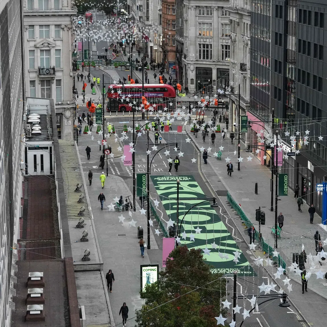 Shoppers walking along the street told AFP this was a “good idea”, but drivers of London’s famous black taxi cabs rejected the move as “crazy”.