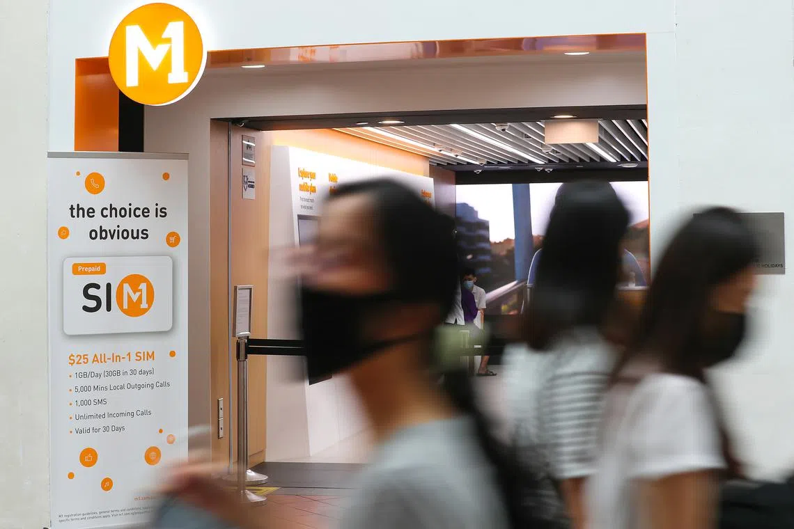 According to an online outage tracker, M1 started having problems at around 8.50am.