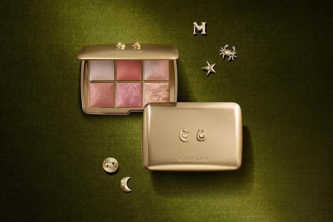 Hourglass’s Ambient Lighting Edit Charms Palette.