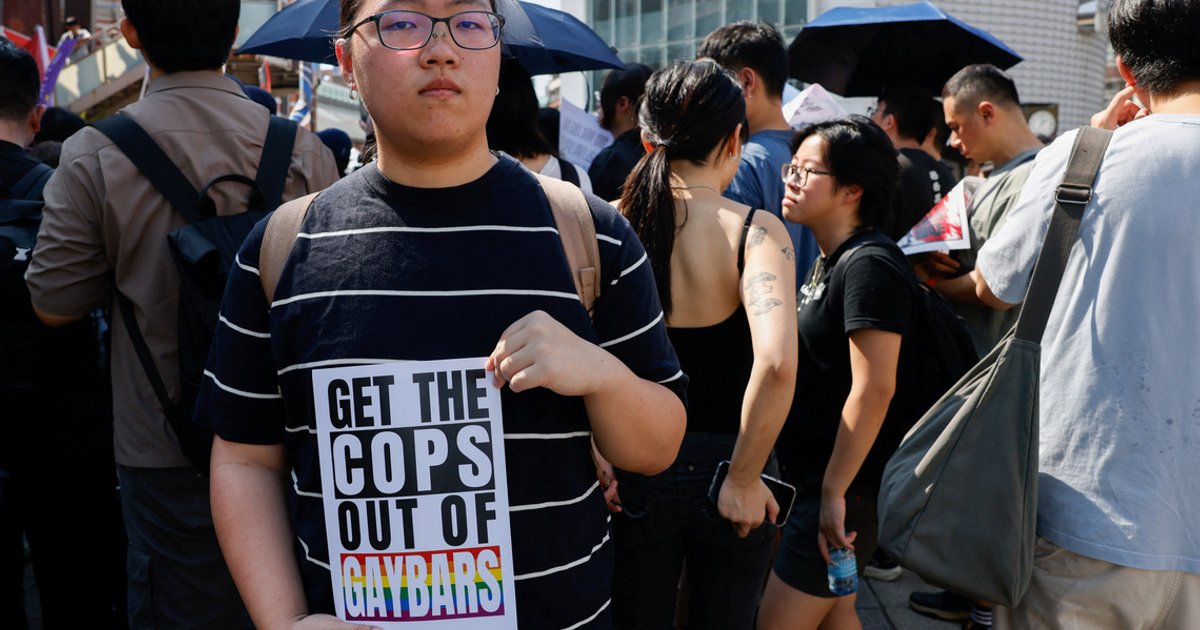 Taipei mayor gets angry reception at Pride after gay bar raid - The Straits Times