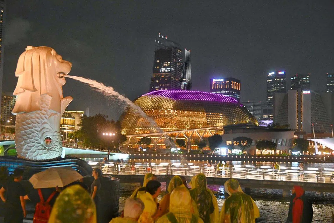 Several iconic buildings and shopping malls in Singapore, including Esplanade, were lit up in purple on Sept 21 to commemorate World Alzheimer's Day. The light-up aims to raise awareness of the condition and people impacted by it. 