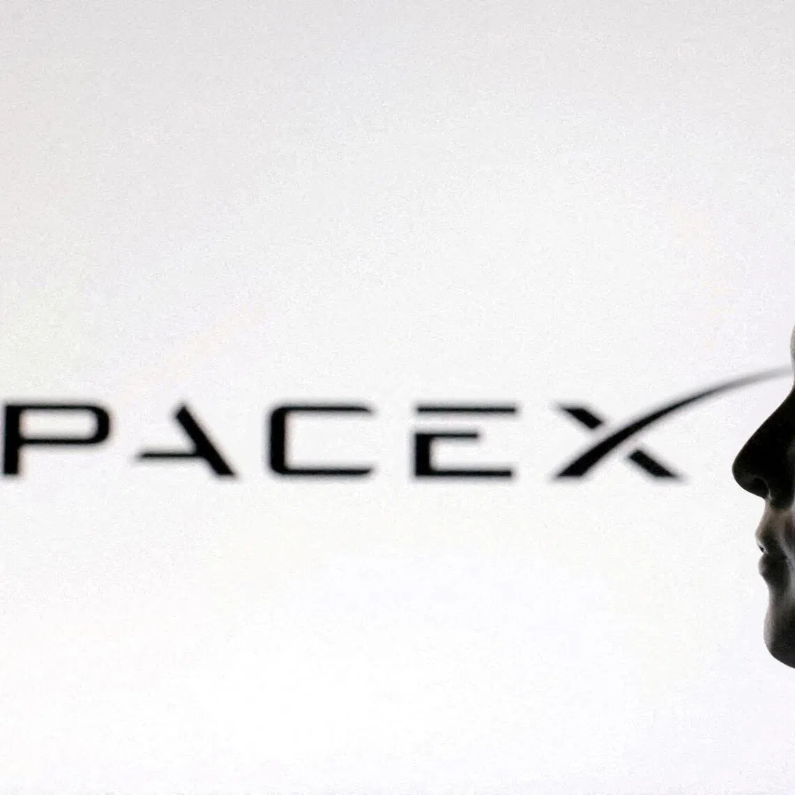Elon Musk's SpaceX is already turning to the bond market and is preparing to seek at least US$20 billion in its first deal. 