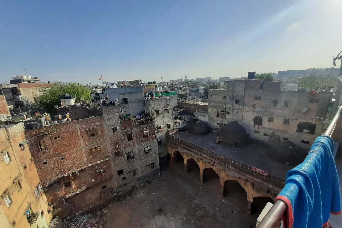 dddletter21 - A 15th century mosque in Kotla Mubarakpur in Delhi. The monument is protected by the government from further encroachment.

Credit: Debarshi Dasgupta