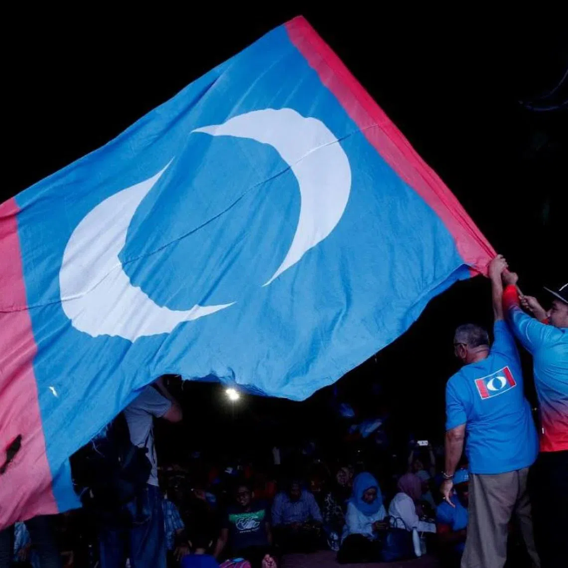 What, from the outside, can only be described as signs of deep polarisation within PKR, sends the wrong message at exactly the wrong time, says the writer.