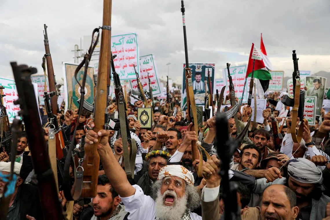 FILE PHOTO: Protesters, mainly Houthi supporters, rally in solidarity with Palestinians in Sanaa, Yemen, May 2, 2025. REUTERS/Khaled Abdullah/File Photo