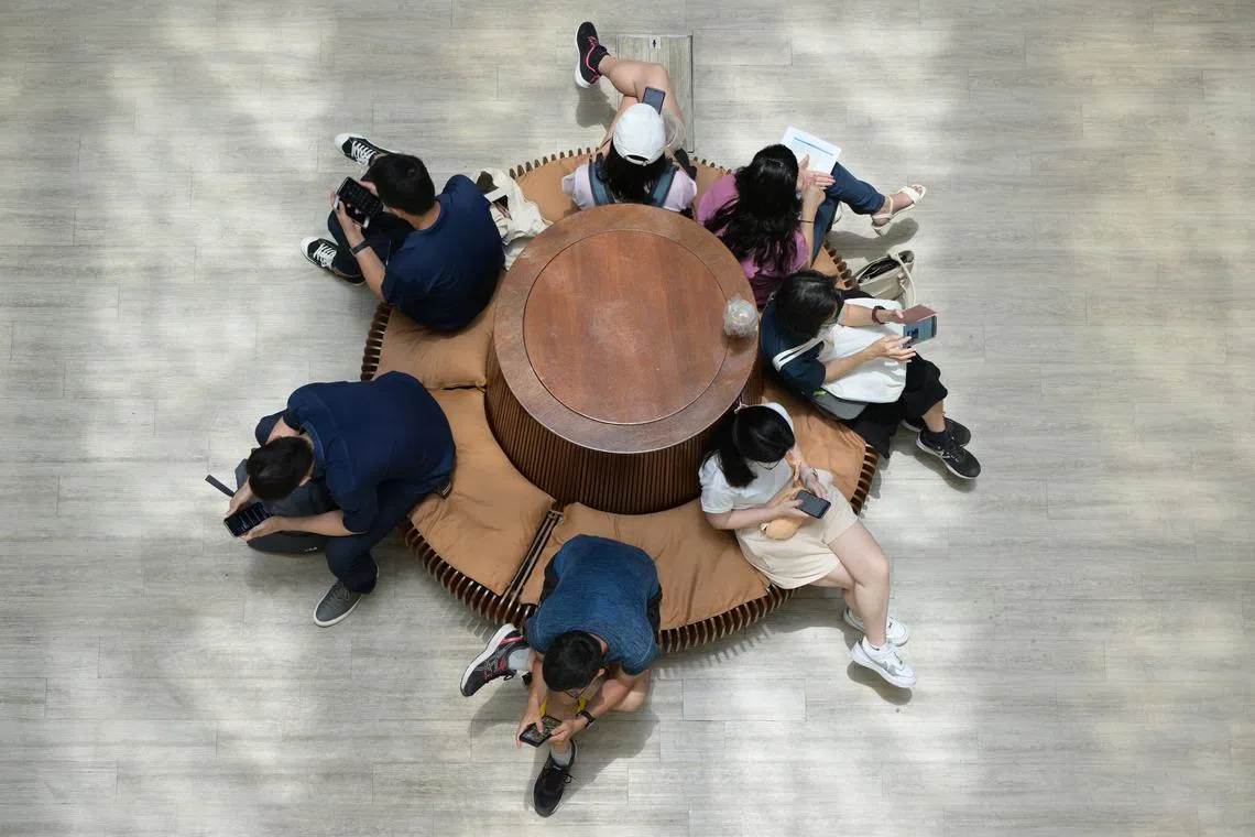 The report cautions newsrooms to tread carefully, given concerns about how publishers experimenting with AI may impact public trust in news.