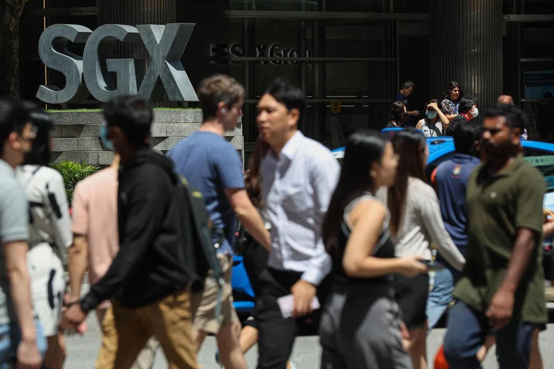 Across the broader market, gainers beat losers 278 to 254 after 1.3 billion shares worth $909.9 million were traded.