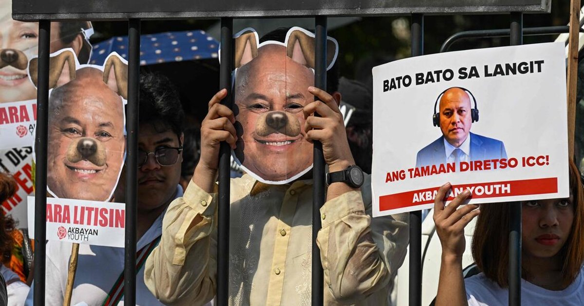 Philippines offers US$786,000 bounty for senator wanted by ICC