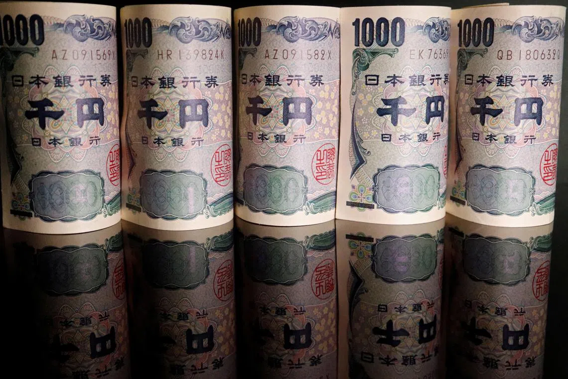FILE PHOTO: Banknotes of Japanese yen are seen in this illustration picture taken September 23, 2022. REUTERS/Florence Lo/Illustration/File Photo