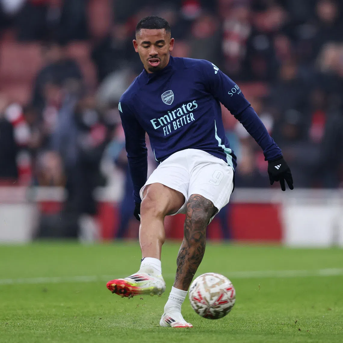 Soccer Football - FA Cup - Third Round - Arsenal v Manchester United - Emirates Stadium, London, Britain - January 12, 2025 Arsenal's Gabriel Jesus during the warm up before the match REUTERS/David Klein