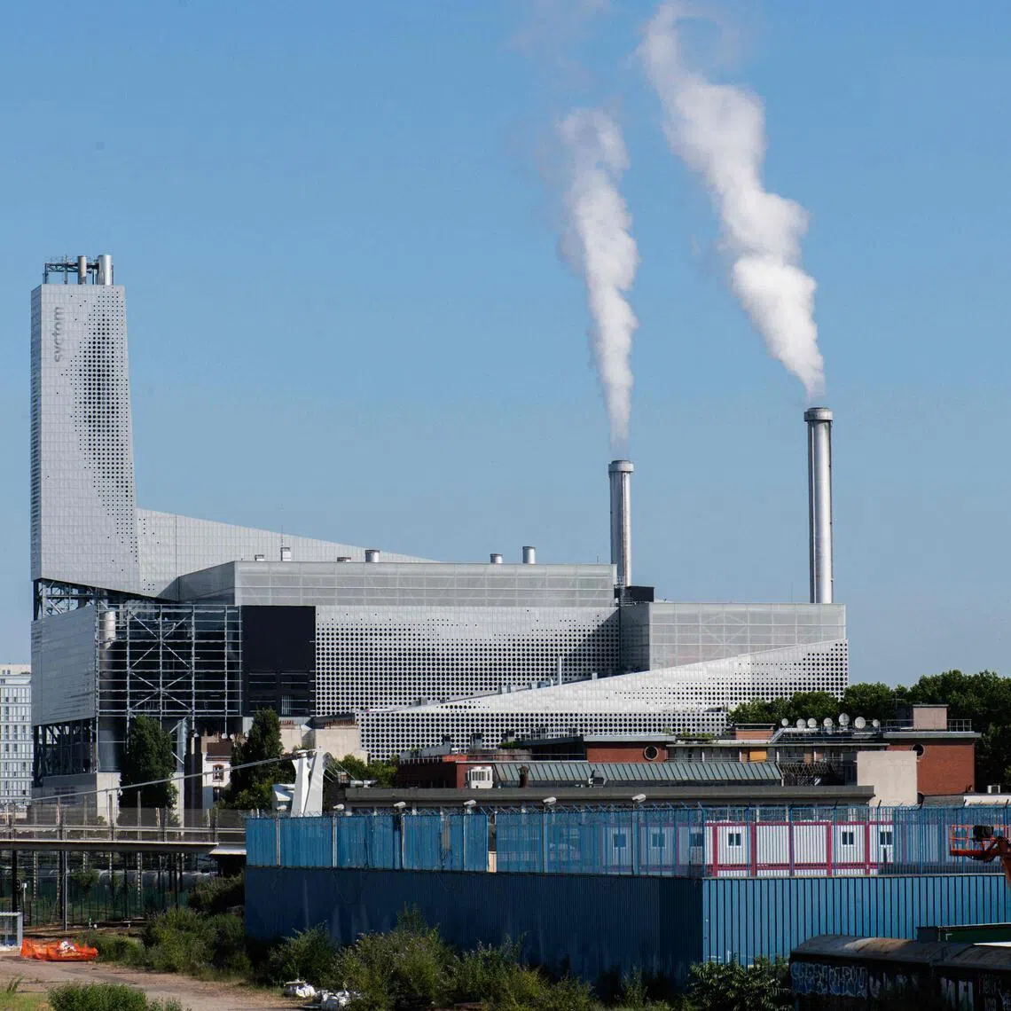 “Forever chemicals” were detected in the air near this waste-to-energy plant on the outskirts of Paris.
