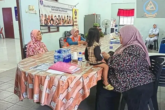 Flood victims in Malaysia face grim Ramadan after deluge