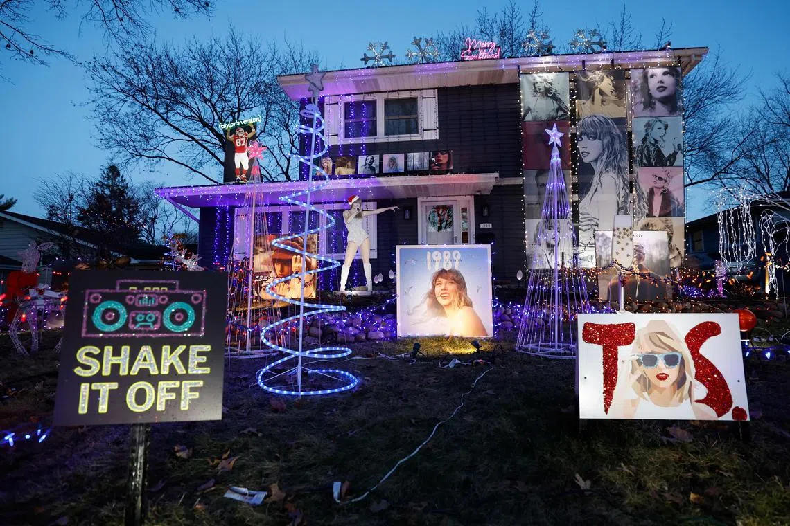 (FILES) The home of Amy and Brian Scott is decorated for Christmas in a Taylor Swift theme on December 14, 2023, in Naperville, Illinois. As Joe Biden's poll numbers flag ahead of next year's election, it might seem obvious for the president to look to the pop-star billionaire who endorsed him in 2020, and whose every move is endlessly cataloged by US media.
It's a fact his campaign knows all too well.
"Please do not tell us that we need a Taylor Swift strategy. We are tracking," quipped a recent communications job advertisement for his 2024 reelection bid.
And yet, in the highly polarized US political and media landscape, everything the superstar singer does or doesn't do is likely to invite a simultaneous deluge of praise and firestorm of fierce criticism.
Swift, recently named Time magazine's Person of the Year, is viewed favorably by 70 percent of Americans -- the sort of numbers that any president would kill for. (Photo by KAMIL KRZACZYNSKI / AFP)