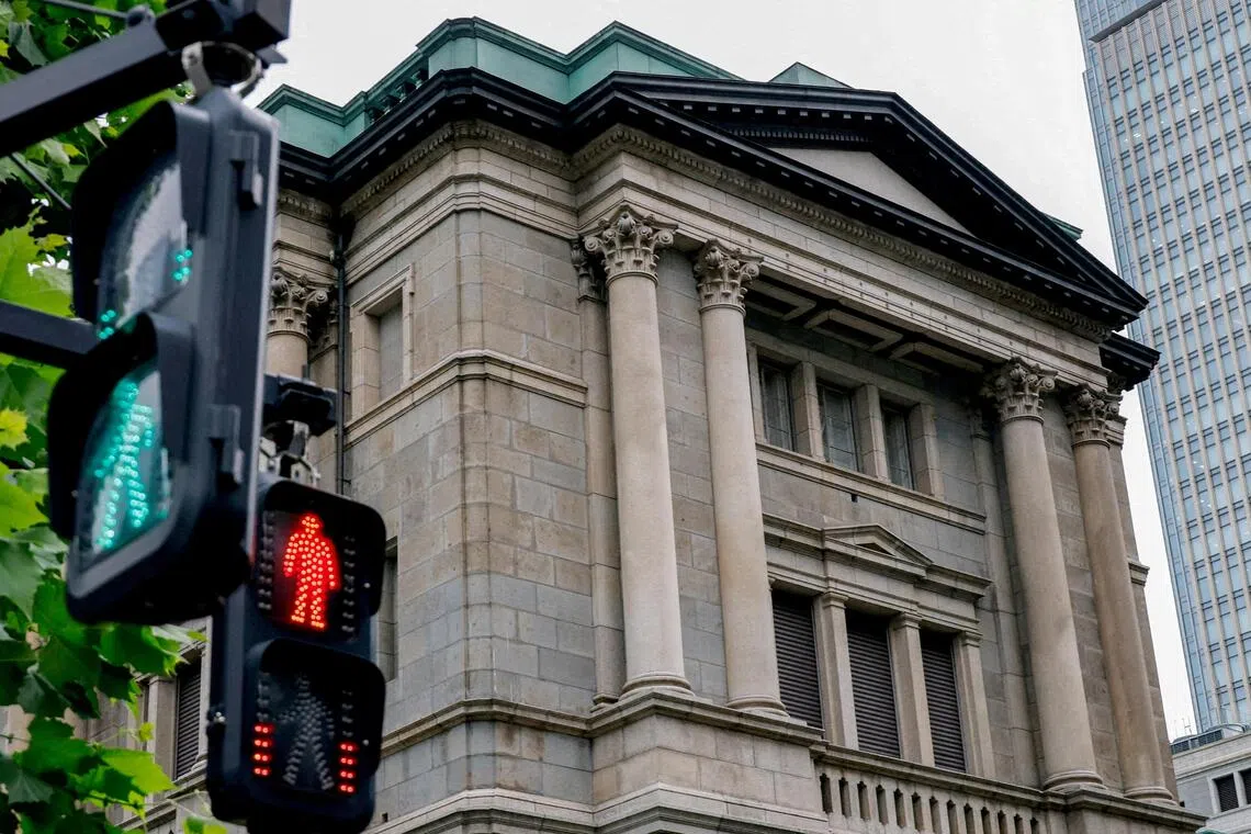 Japanese Investors Sell 3 Trillion Yen in Foreign Debt as JGB Yields Rise