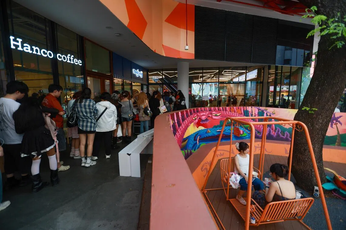 Visitors and tenants say *Scape tends to be more crowded on weekends.