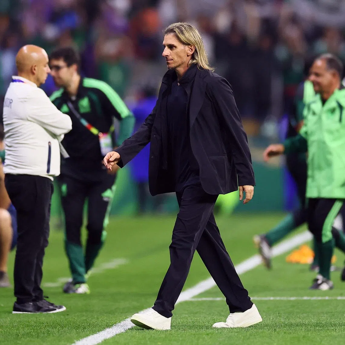 Soccer Football - FIFA World Cup 2026 - Round of 32 - Mexico v Ecuador - Estadio Azteca, Mexico City, Mexico - June 30, 2026 Ecuador coach Sebastian Beccacece looks dejected after the match as Ecuador are eliminated from the World Cup REUTERS/Eloisa Sanchez