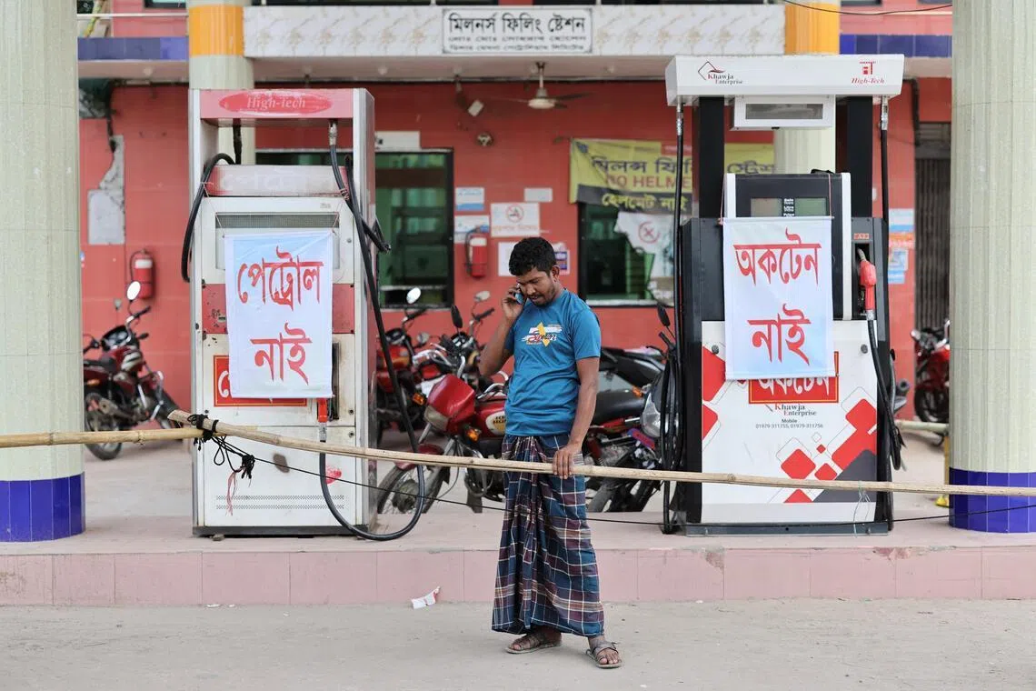 Bangladesh faces telecom shutdowns from Middle East fuel crisis