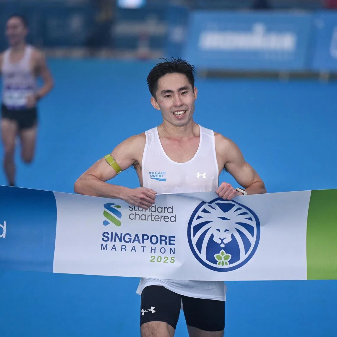 Singaporean long-distance runner Soh Rui Yong finishes the Standard Chartered Singapore Marathon 2025 International Elite Marathon Race on Dec 7, 2025. 

ST PHOTO: AZMI ATHNI