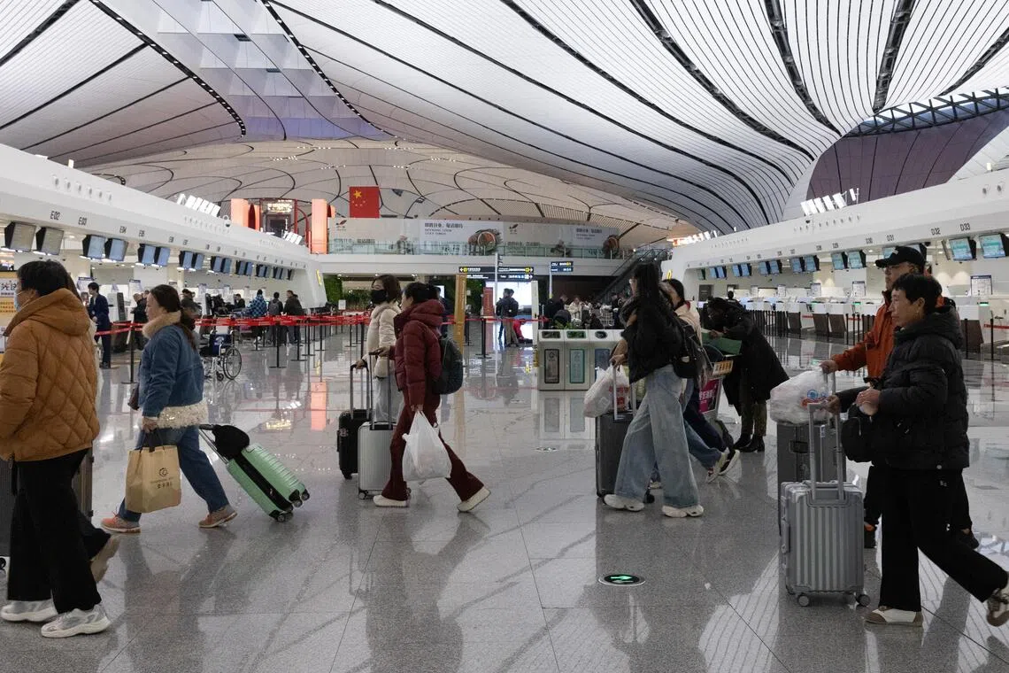 China cautions foreigners about fraudulent arrival card platforms