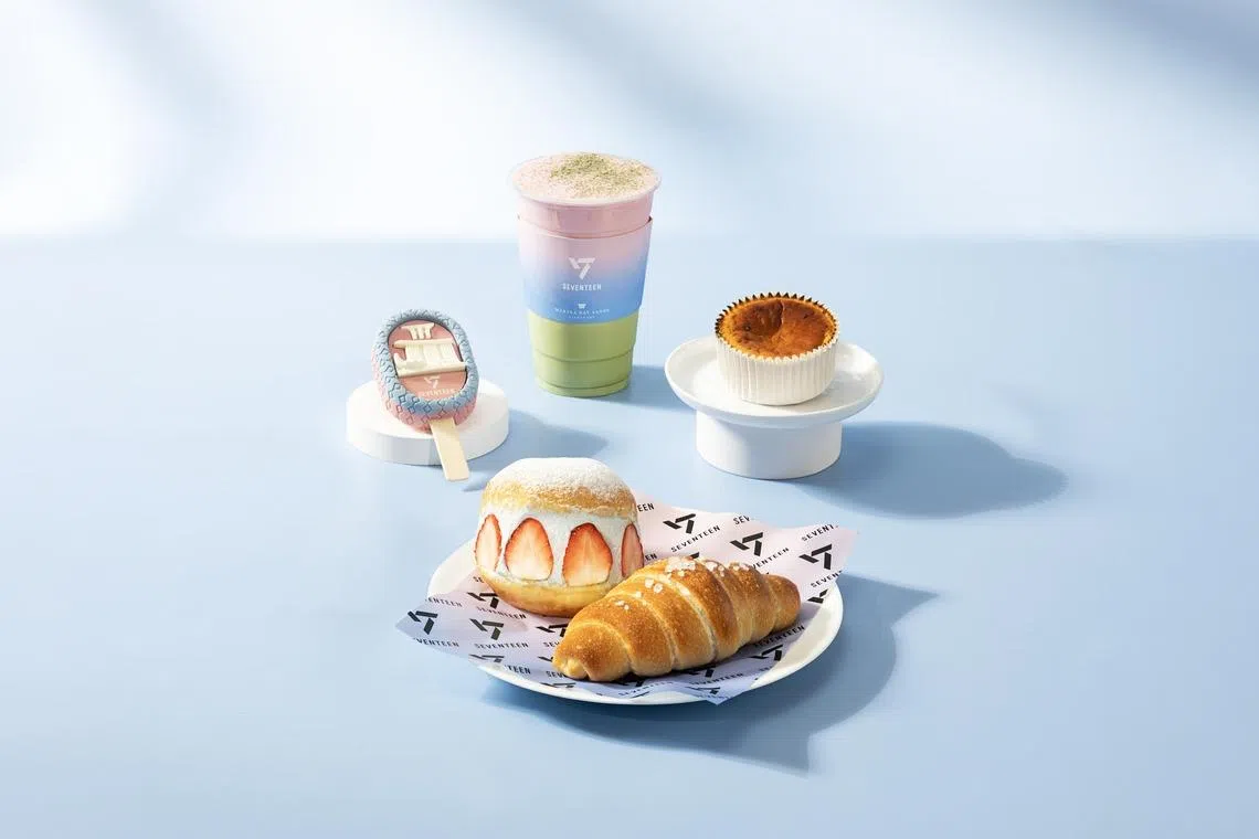 Origin + Bloom’s Sweet Things Ahead set features (anti-clockwise from bottom left) items such as a Uyu Cream Doughnut, Sweet Potato Shio Bun, Gochujang Cheesecake and Matcha Strawberry drink. Aside from this set, customers can also buy a Whimsical Popsicle.