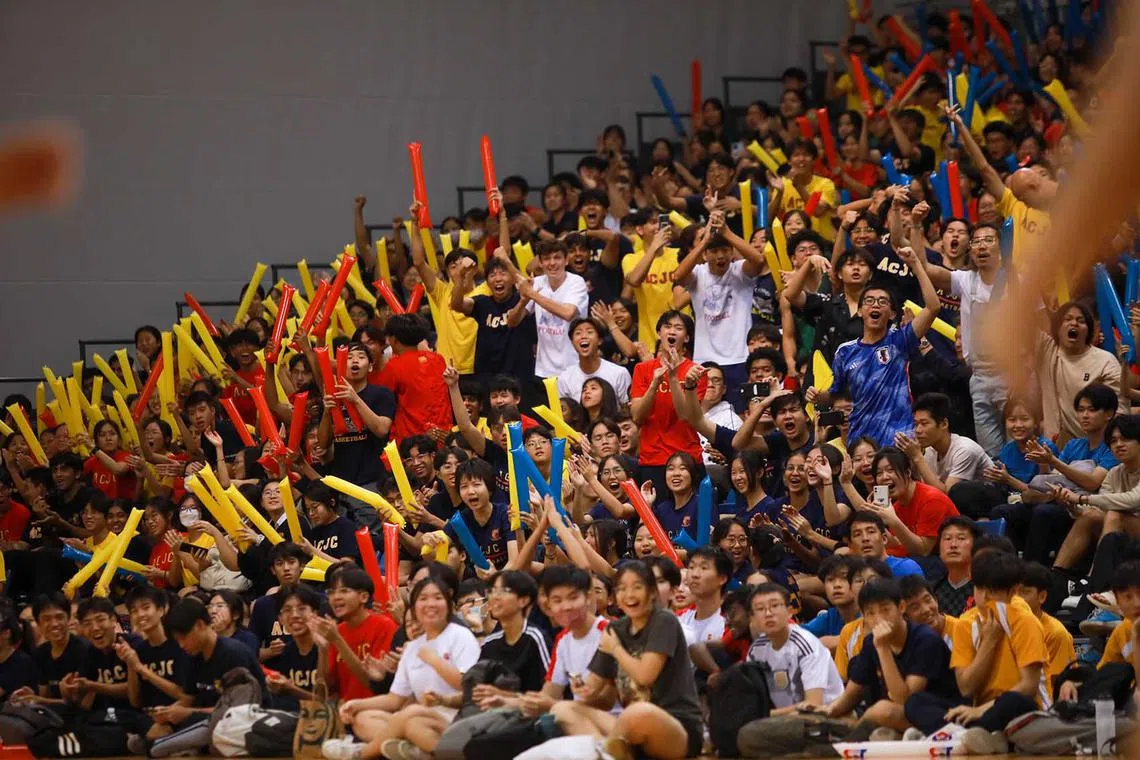 ST20230522_202367491563/jambas22/Ryan Chiong ACJC supporters at the National School Games A Division boys' basketball final between Anglo-Chinese Junior College (ACJC) and Hwa Chong Institution (HCI), held at the OCBC Arena on May 22, 2023.