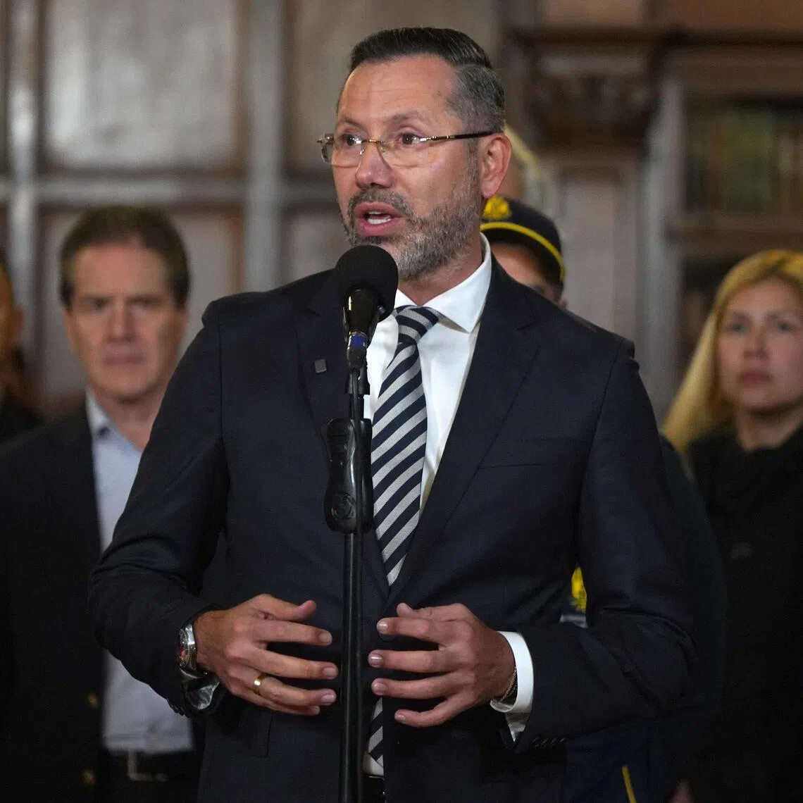 Photos and videos emerged over the weekend of Colombian Housing Minister Jaime Andres Beltran relaxing on a beach in the Caribbean city of Santa Marta.