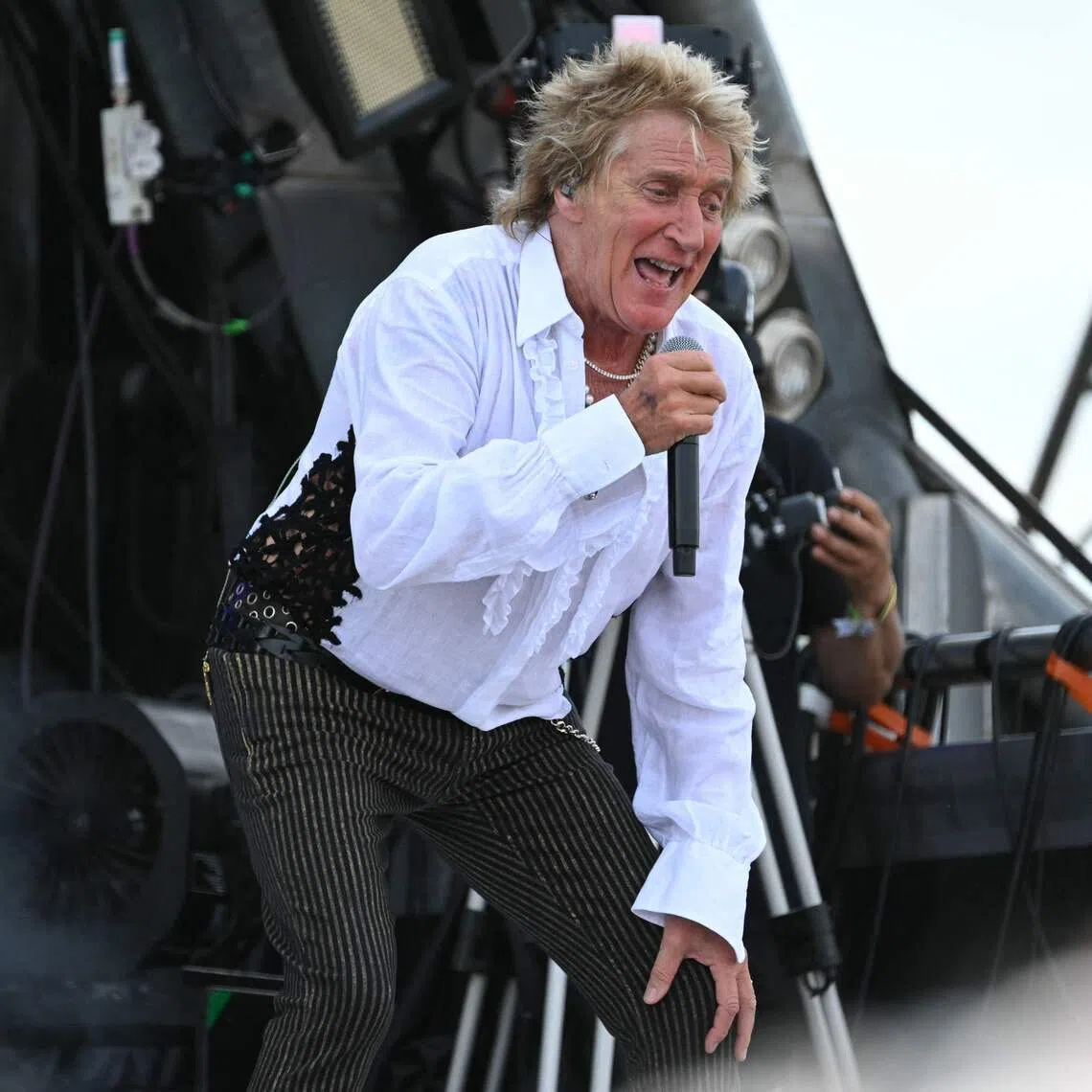 Rod Stewart has “successfully undergone a routine coronary stent procedure”, a message posted on his Instagram page said.