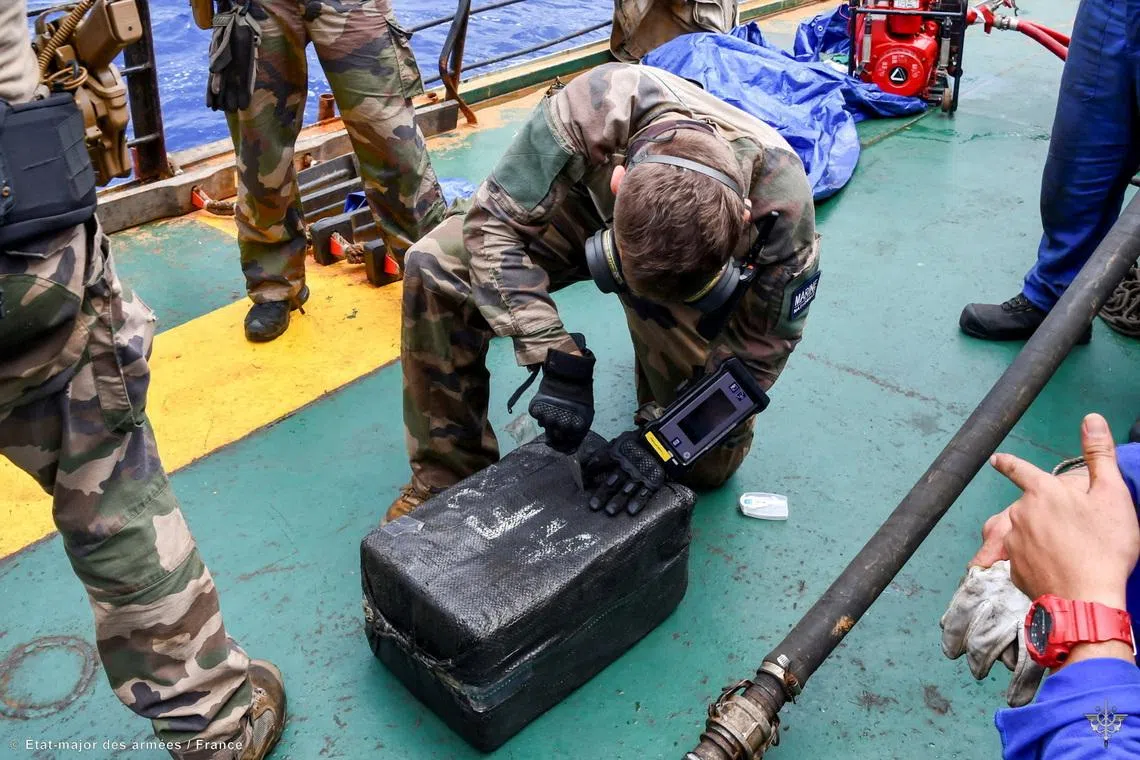 A picture released on February 5, 2026 shows the interception at sea, given as French Polynesia by the French Navy of a vessel suspected of transporting drugs. Etat-major des armees/France/Handout via REUTERS    THIS IMAGE HAS BEEN SUPPLIED BY A THIRD PARTY NO RESALES. NO ARCHIVES