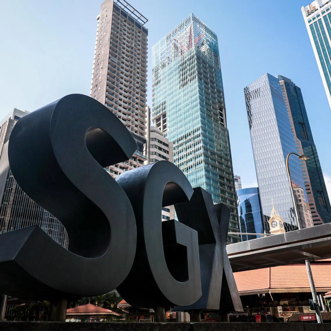 CMG20250410-RChiong01/张俊杰/经营照片：星期四本地股市开盘高涨近8% 一度为2008年10月来最大涨幅 [SGX Centre 1] The SGX Centre, seen on April 10, 2025.